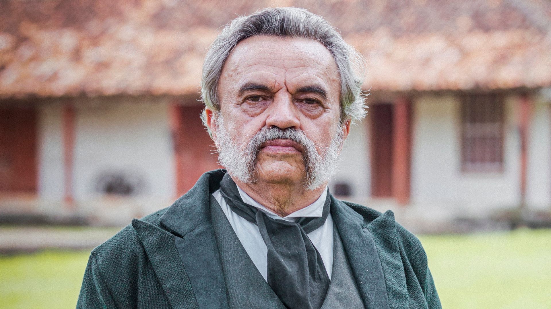 José Dumont é demitido e retirado de novela após prisão por pedofilia e estupro de vulnerável