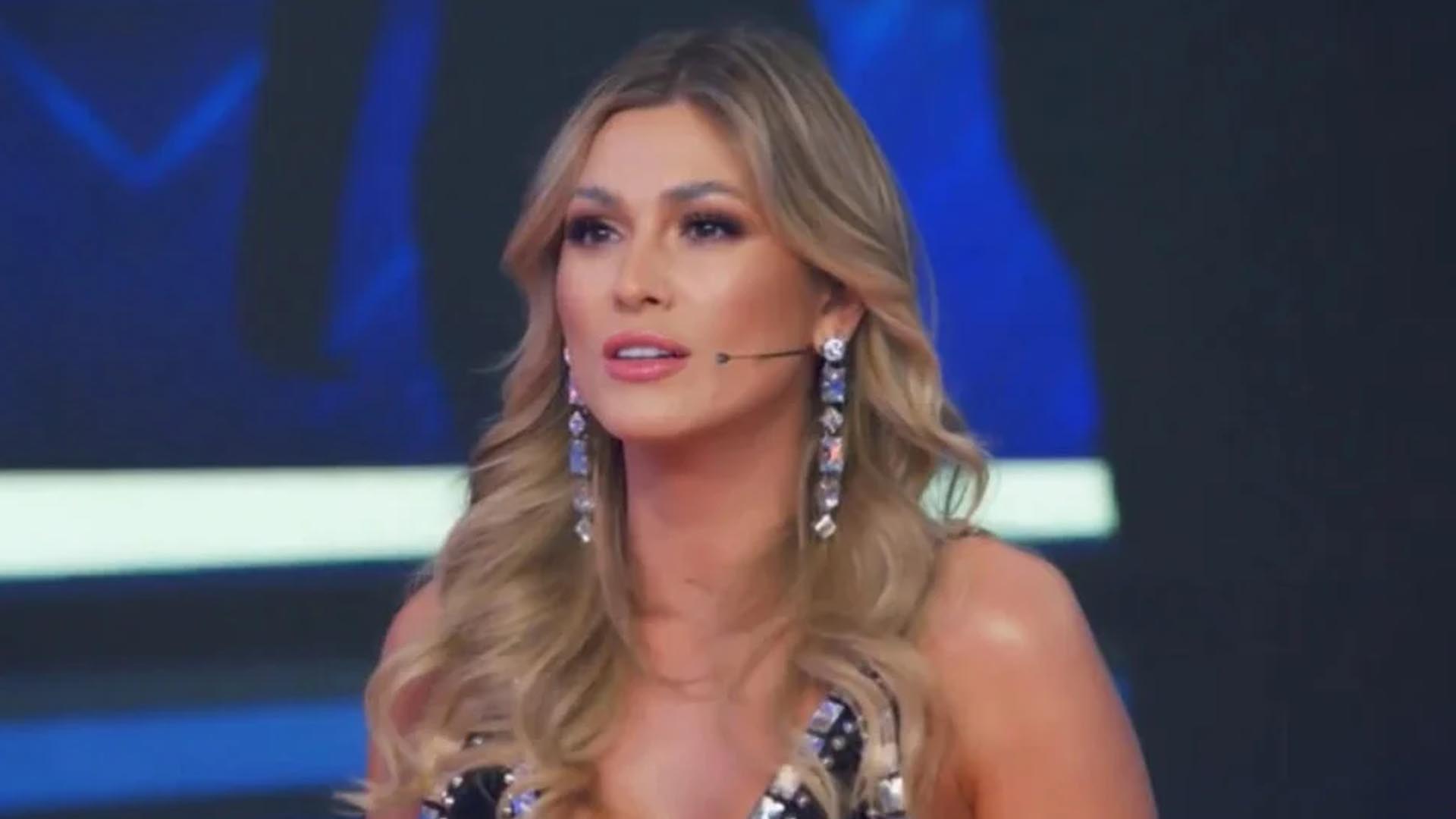 Lívia Andrade desdenha de fãs e dá show de estrelismo em gravação do ‘Domingão’