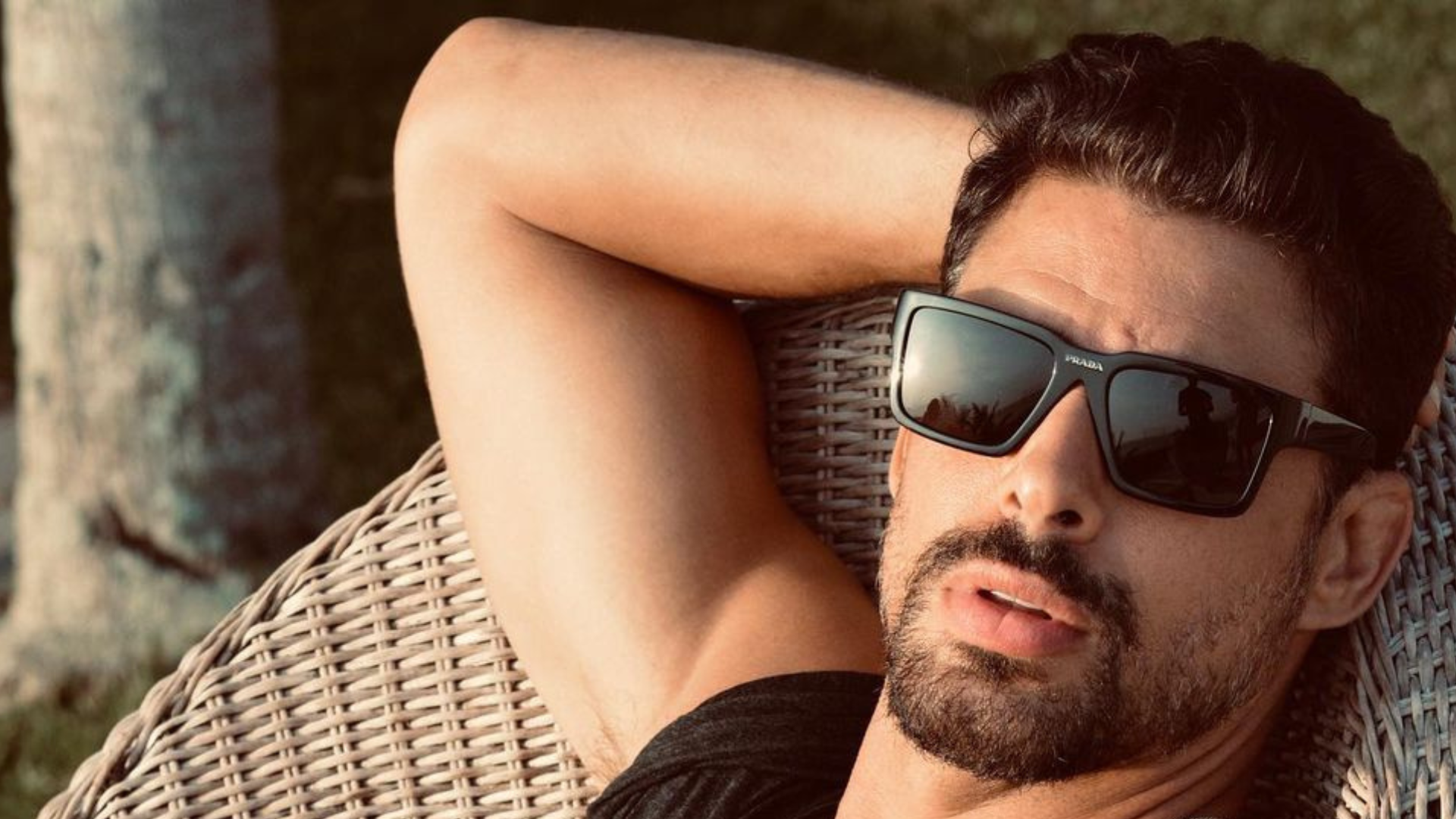 Cauã Reymond exibe corpo musculoso e é elogiado por novo visual: “Que gato”