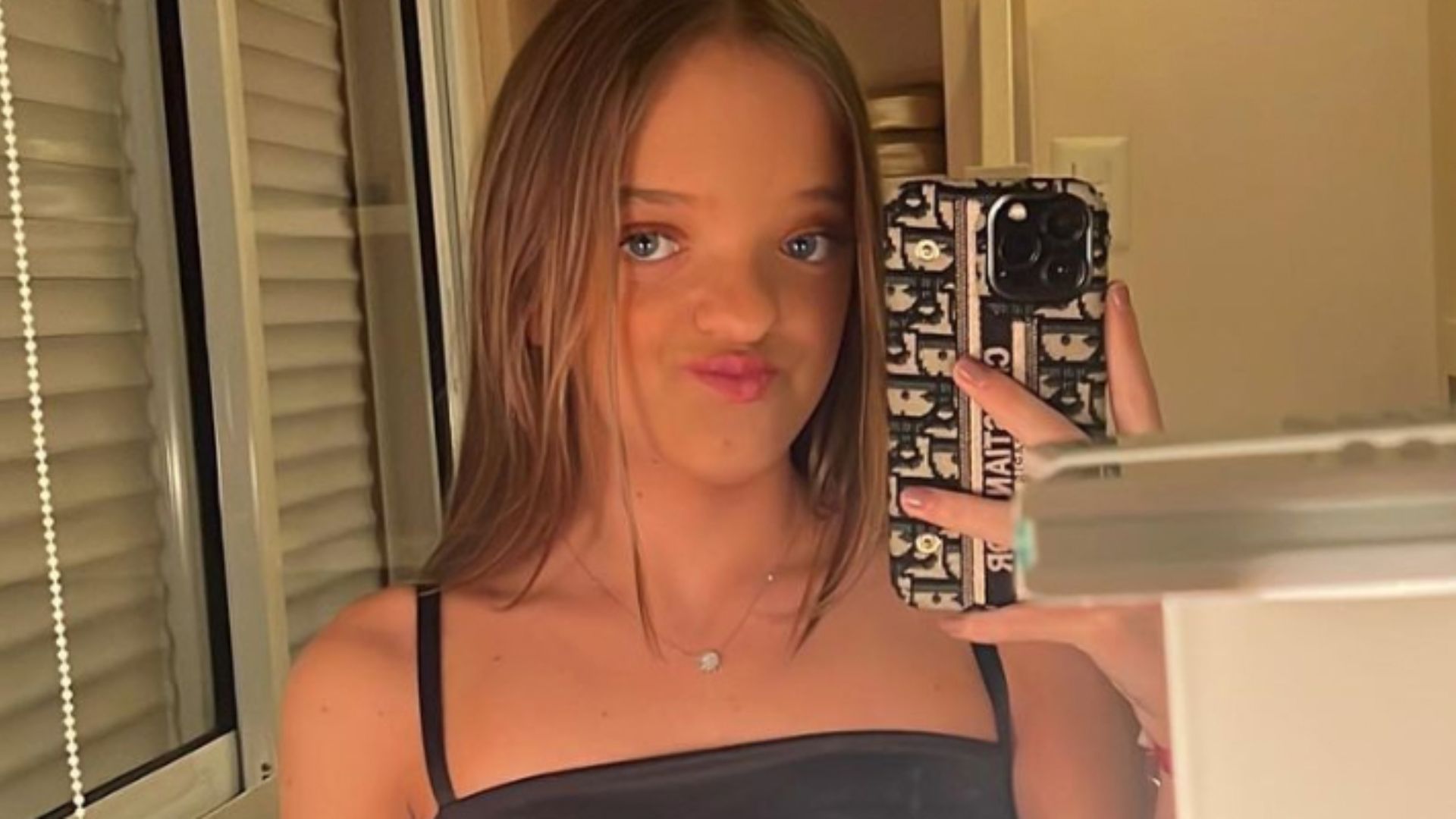 Rafa Justus surge estilosa de maquiagem e vestido de gala: “Deslumbrante”