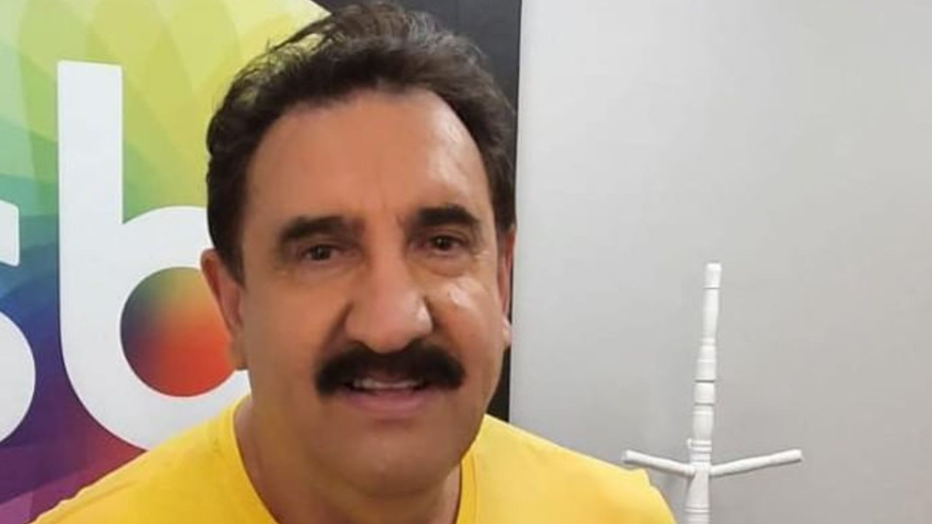 Ratinho publica foto rara da esposa com quem construiu um império: “Alicerce da nossa família”