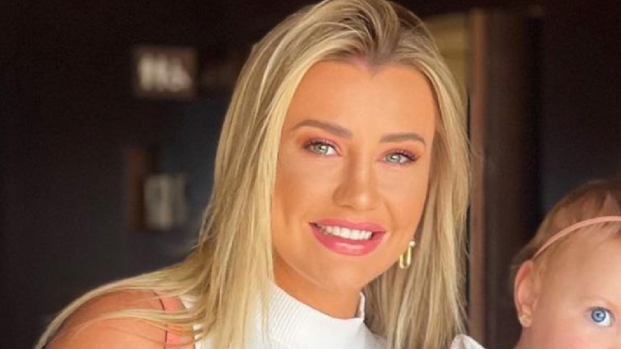 Em clique raro, Ana Paula Siebert posa ao lado da mãe e da filha e encontro de gerações comove: “Quanto amor”