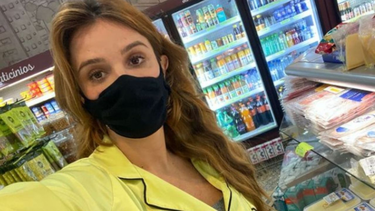 Alerta tendência! Rafa Brites usa pijama para ir à padaria e fãs aprovam: “Normalizem”