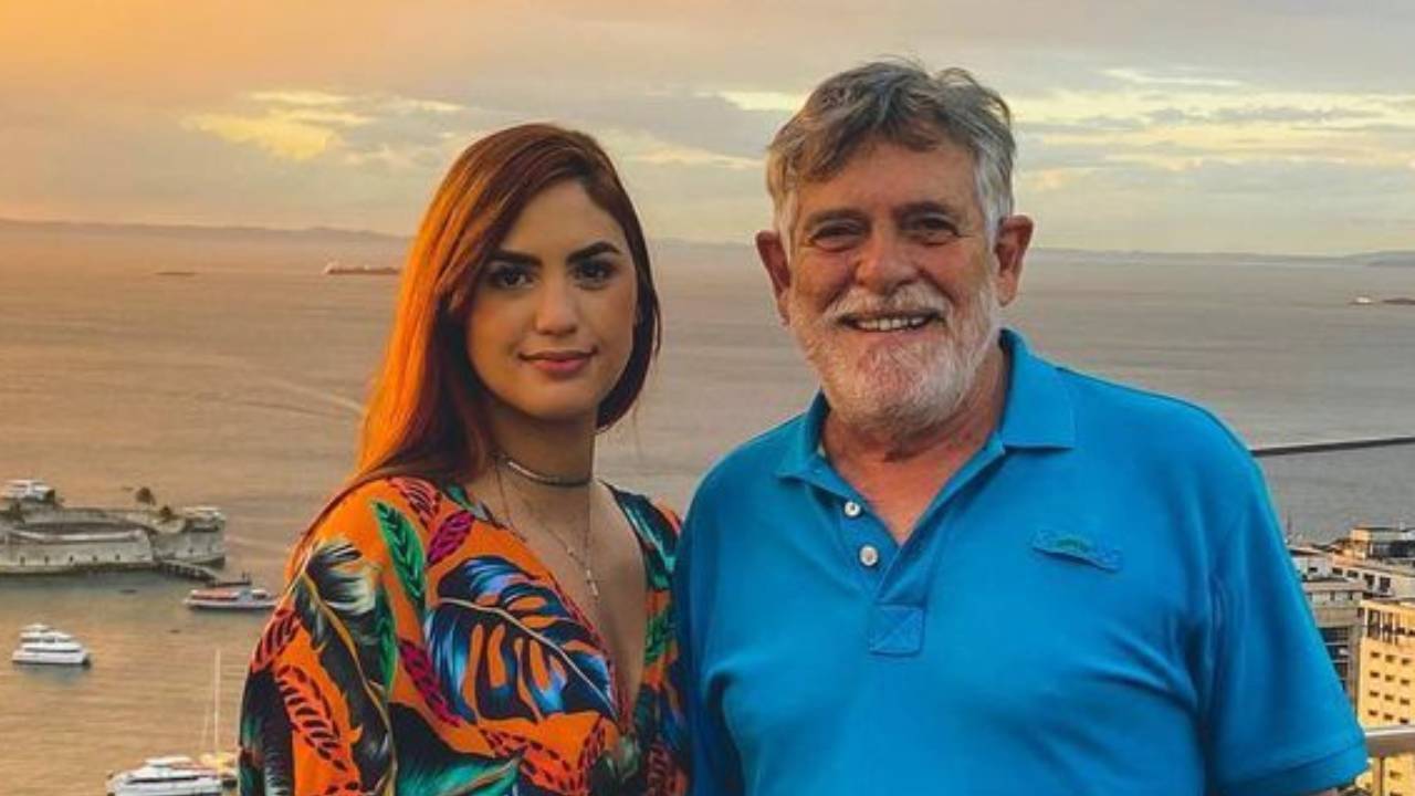 Juntos há dois anos, Carol Junger faz tatuagem em homenagem a José de Abreu: “Não há hora certa para amar”
