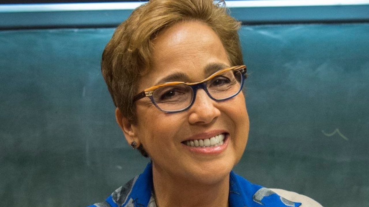Claudia Jimenez posa com a ex-mulher após relação virar amizade e se declara: “Sorte a minha”