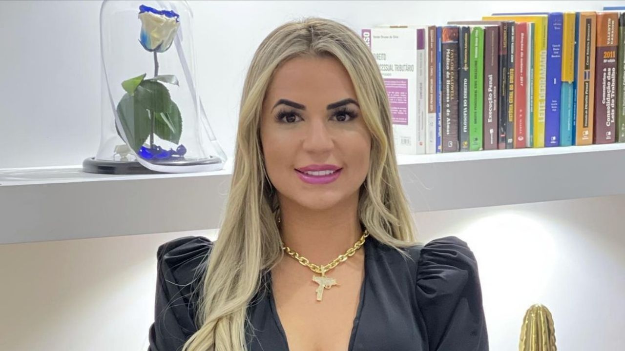 Deolane Bezerra recupera conta suspensa nas redes sociais após ostentar e tirar sarro da OAB