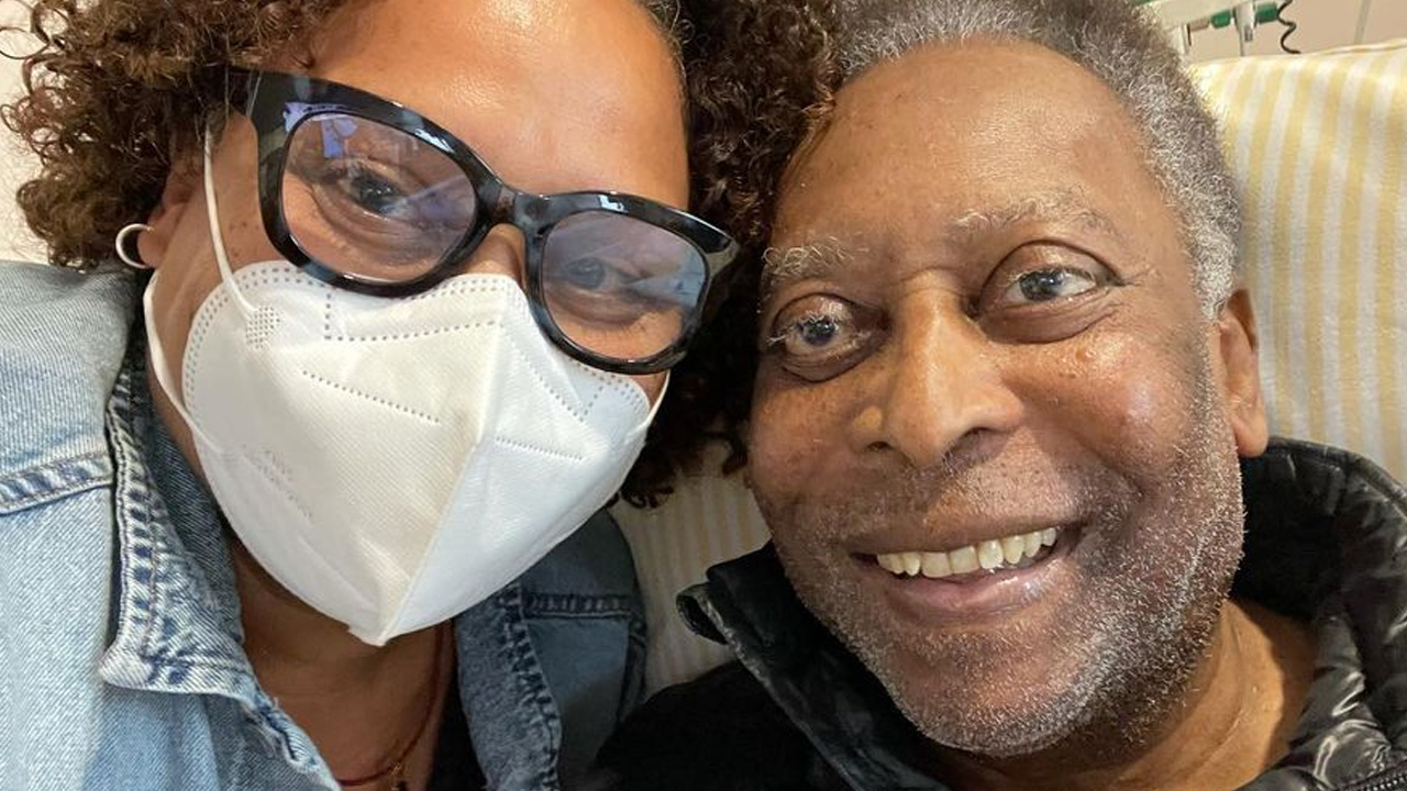 Filha de Pelé revela real estado de saúde do craque após cirurgia delicada: “Um passinho pra trás”