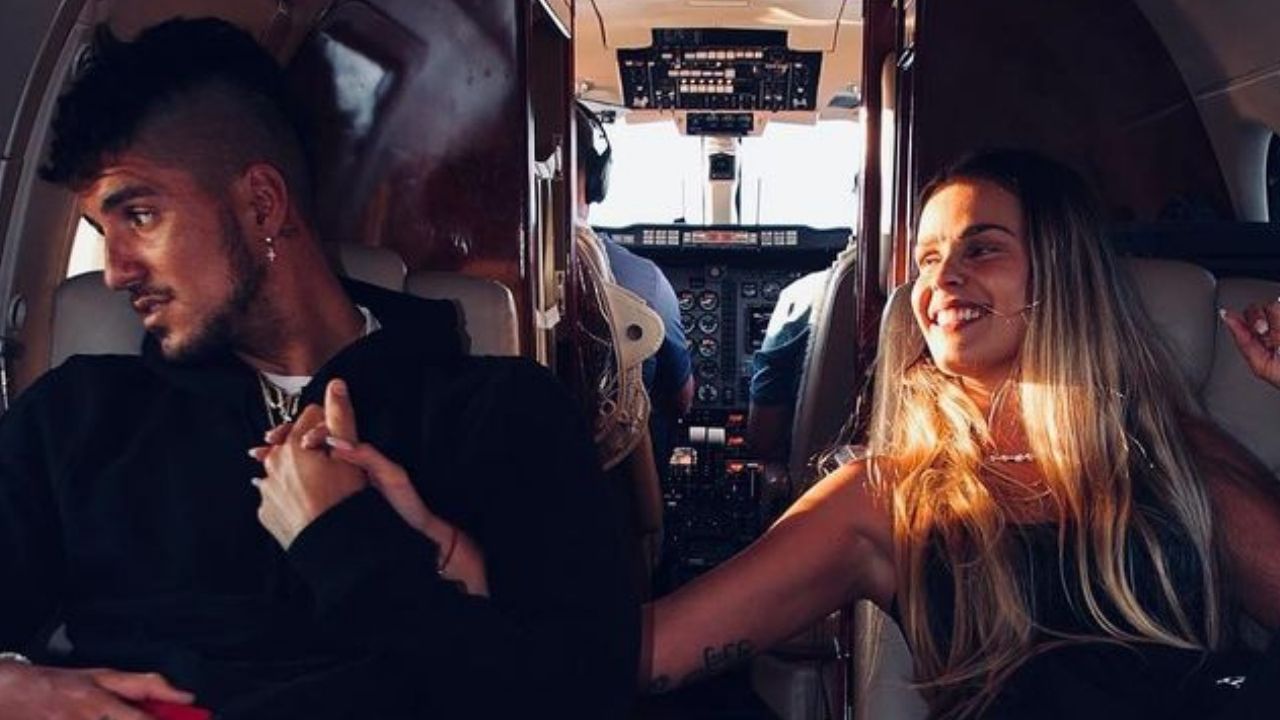 Em férias, Gabriel Medina e Yasmin Brunet dividem momento íntimo em jatinho de luxo: “Casalzão”