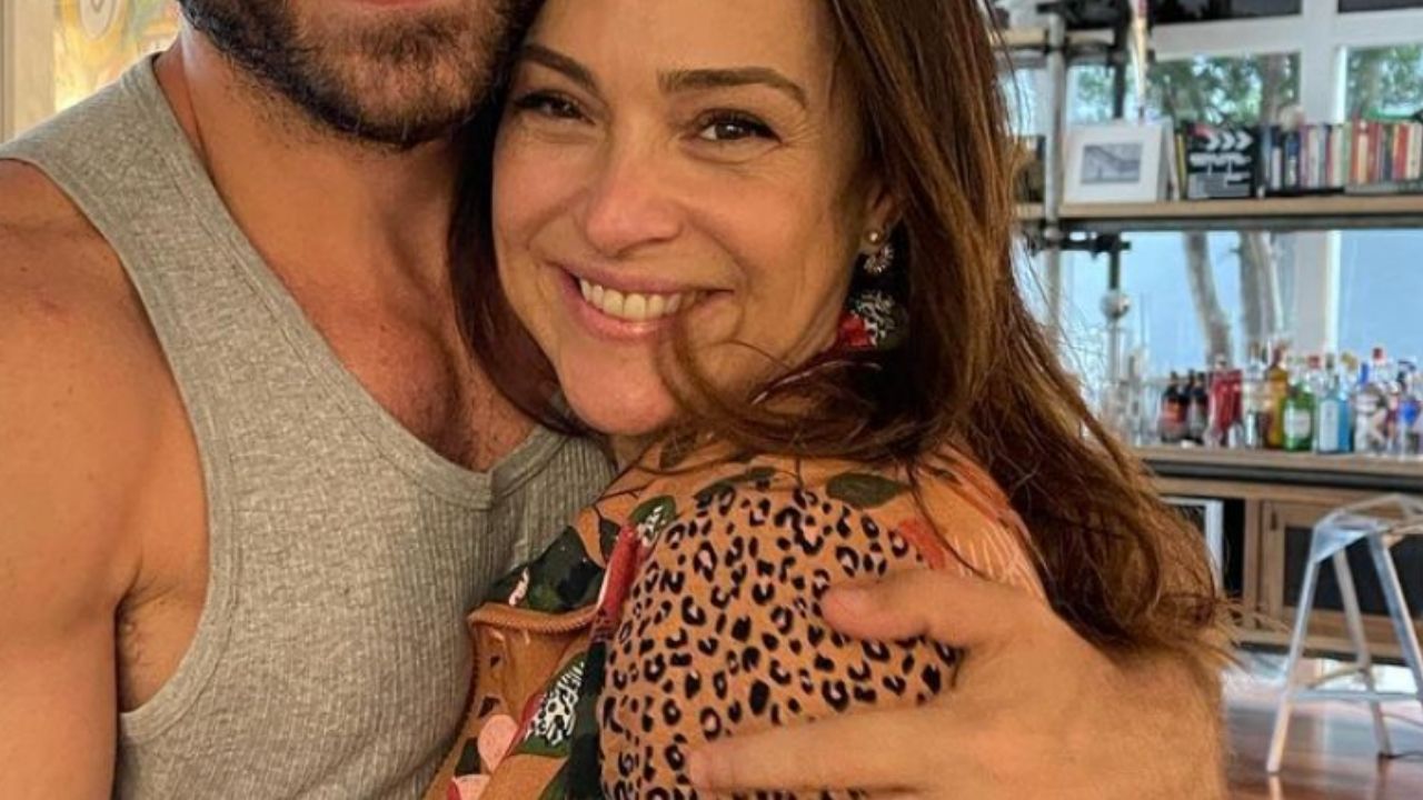 Gabriela Duarte publica clique raríssimo com o irmão gato que está fazendo 40 anos: “Alegria”