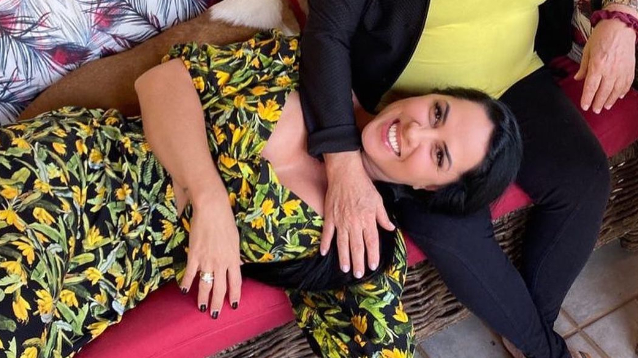 Graciele Lacerda celebra aniversário da mãe com clique raríssimo e seguidores se derretem: ”Tão lindas”