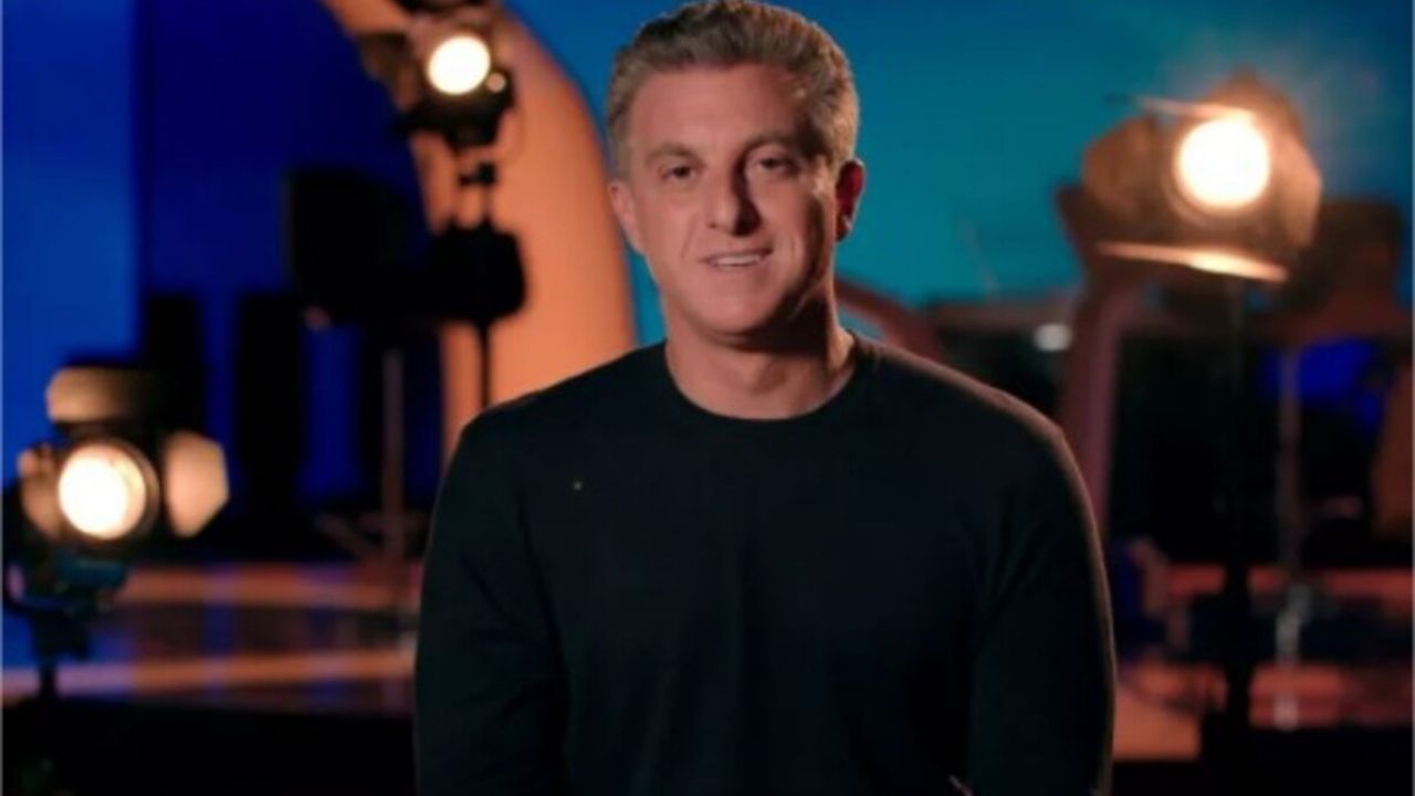 Que azar! Luciano Huck se dá mal, tem estreia atrasada e perde chance de começar com audiência nas alturas