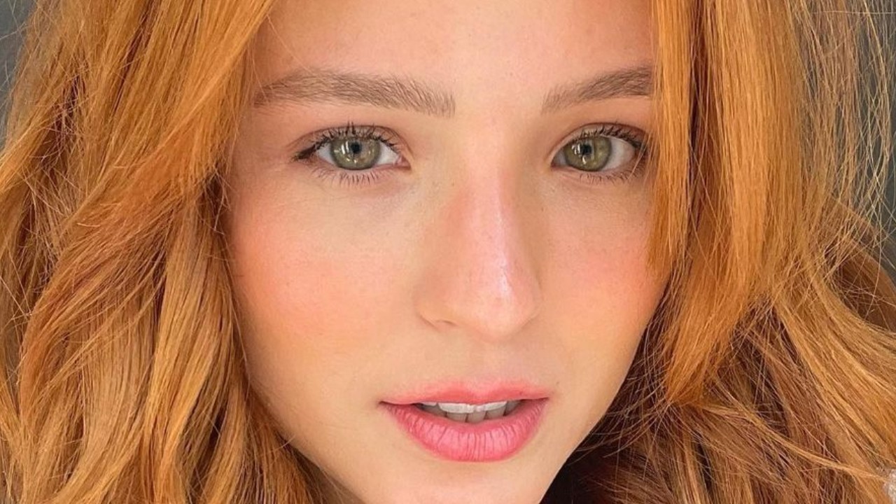 Em nova fase, Larissa Manoela se despede dos cabelos ruivos e muda o visual: “Minha mais nova versão”