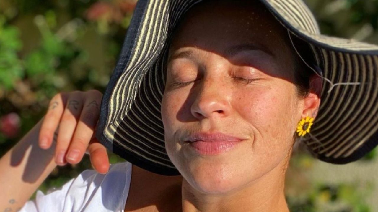 Luana Piovani é chamada de hipócrita e rebate comentário de fã: “Não ando de jatinho, não tenho relógio de ouro”