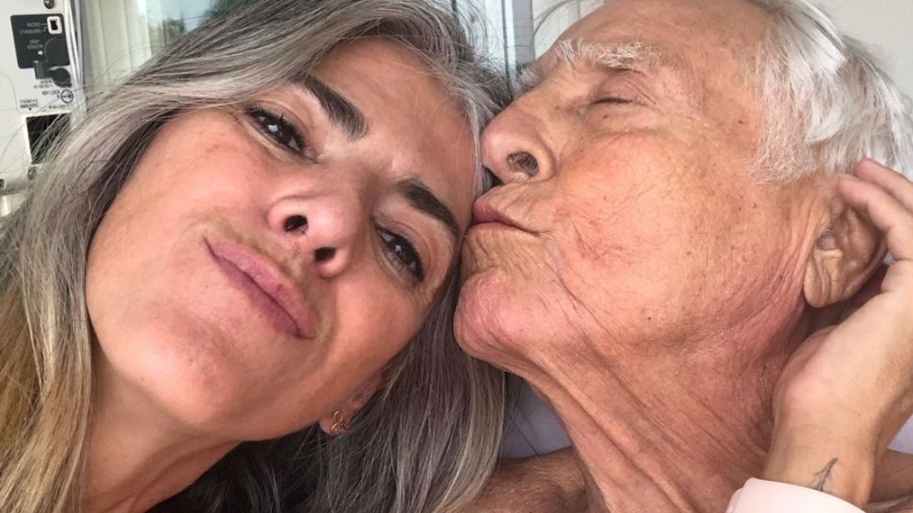 Viúva de Luis Gustavo diz que ator viveu até seu último aniversário: “Não me deixaria sozinha”