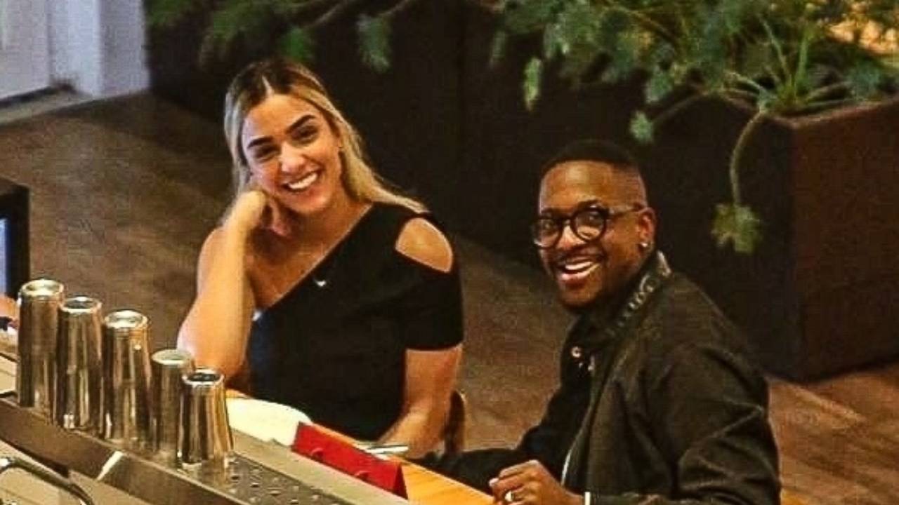 Após reconciliação, Mumuzinho é flagrado aos beijos com Thainá Fernandes durante jantar romântico no RJ