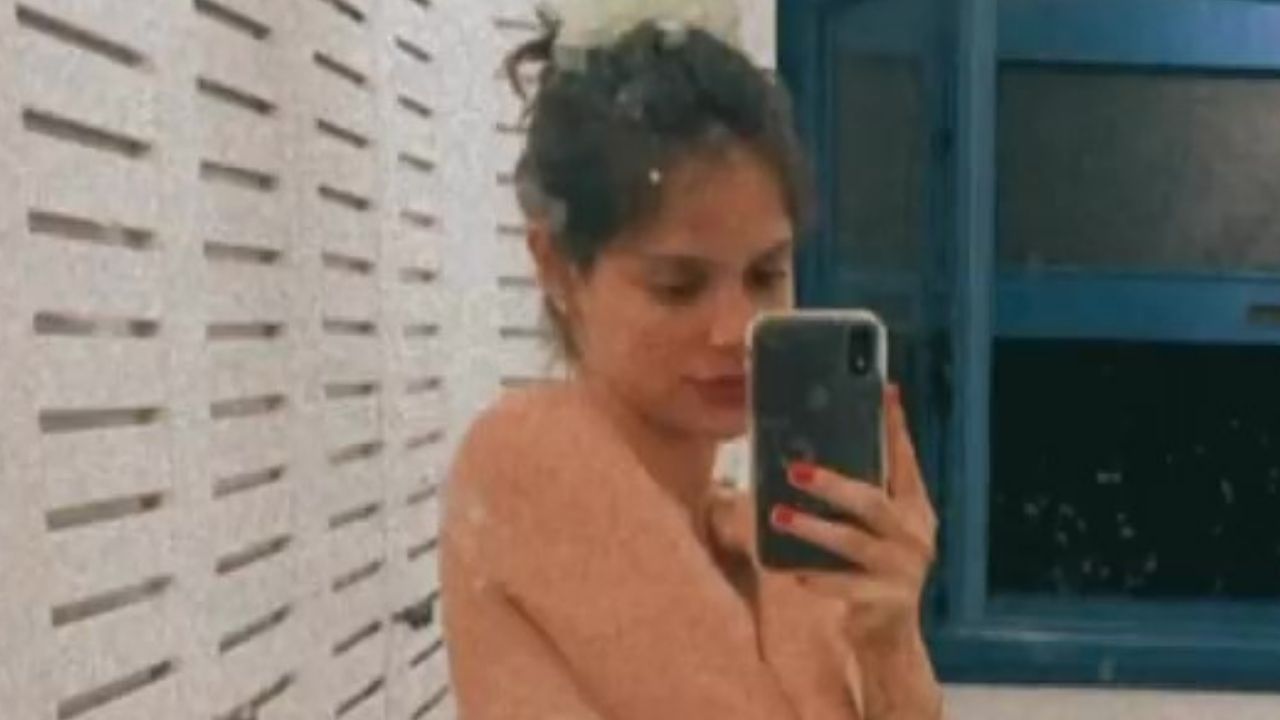 No oitavo mês, Laura Neiva surge de topless e exibe barrigão da segunda gravidez: “José tá grande”