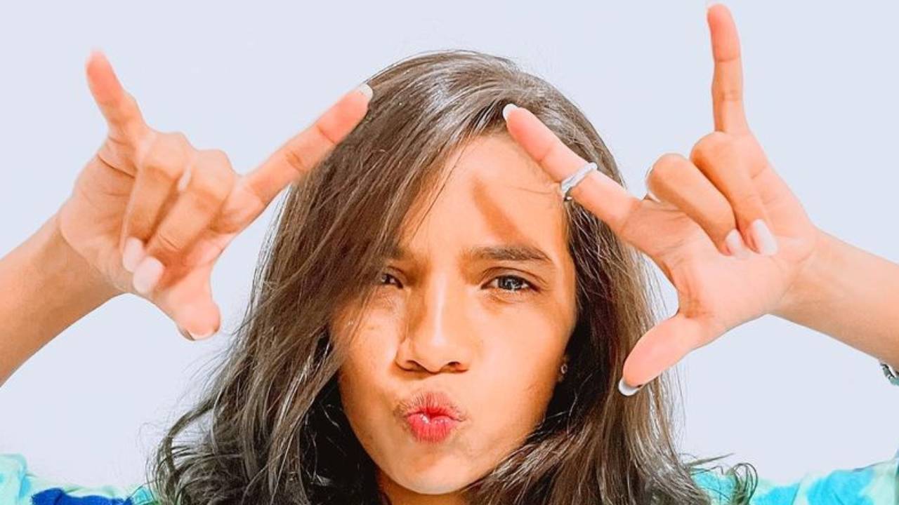 Estrela das Olimpíadas, Rayssa Leal renova o visual e surge com madeixas verdes: “Novo cabelo”