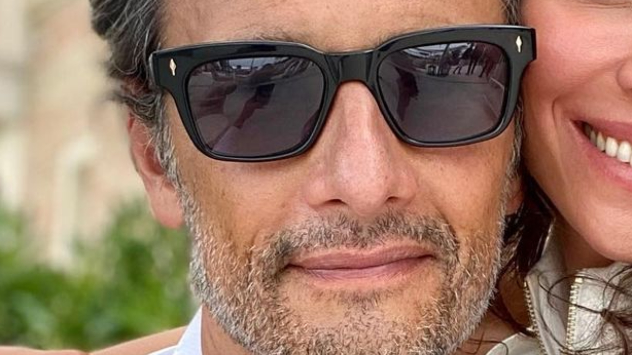 De visual novo, Rodrigo Santoro faz rara aparição com a esposa e coleciona elogios: “Surra de beleza!”