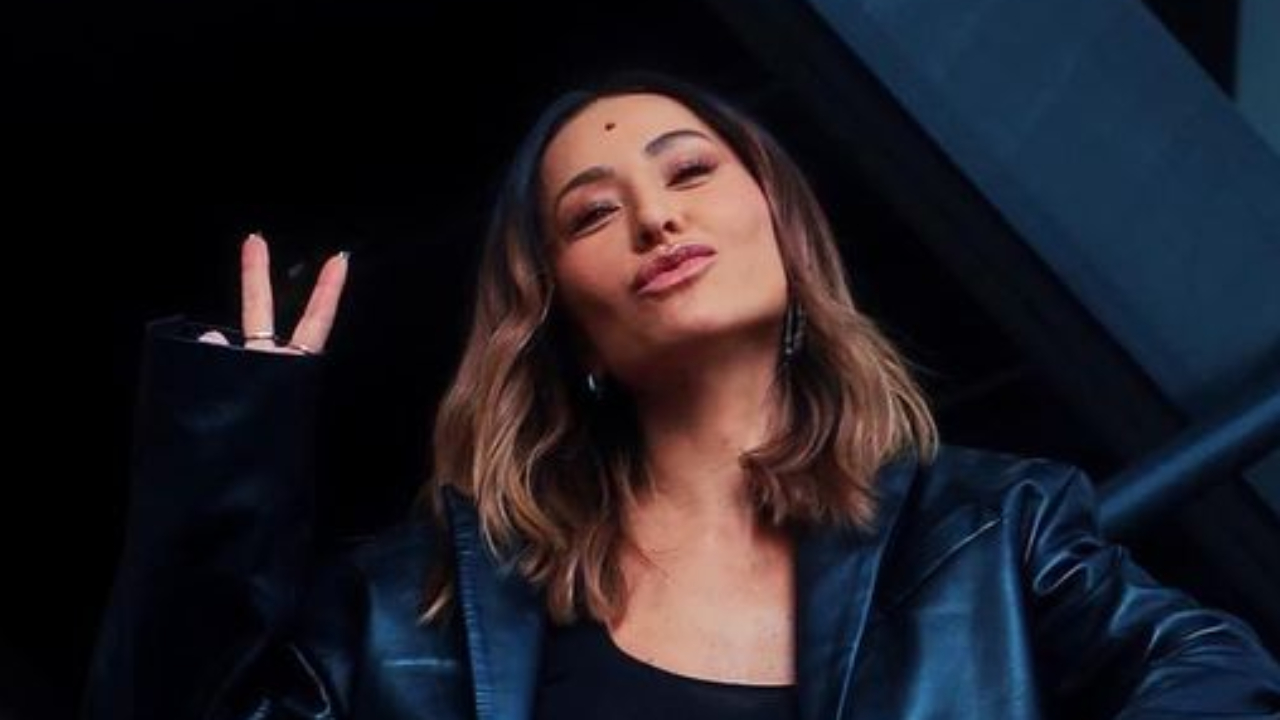 Radicalizou! Sabrina Sato adota fios curtinhos e apresenta novo visual para viagem internacional: “Aprovada?”