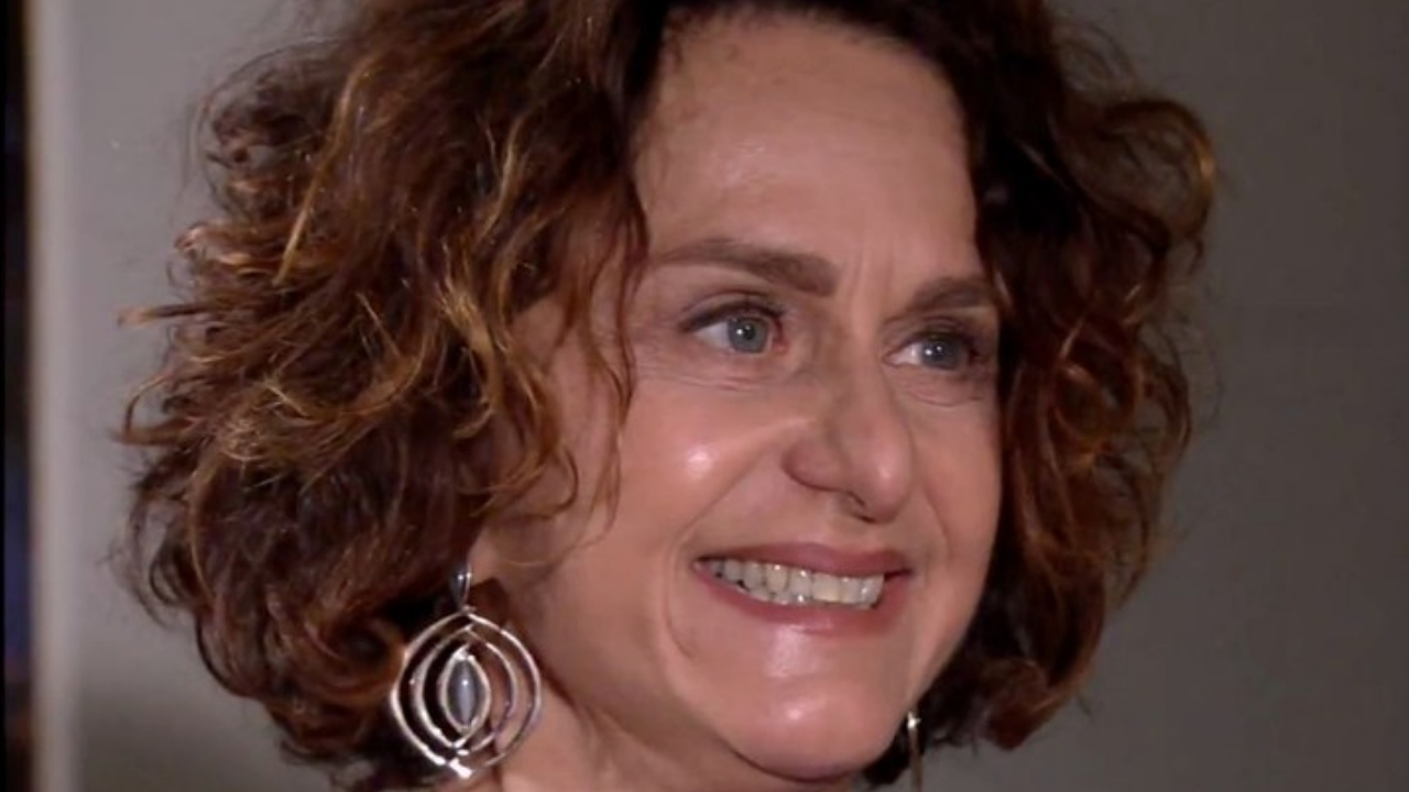 Ti-Ti-Ti: Cecília segue sua intuição e reencontra verdadeiro Victor Valentim: “Não pode ser”