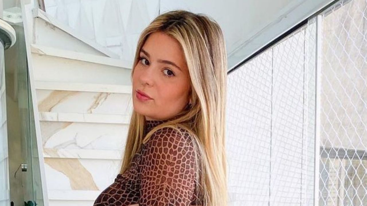 Ousada, ex-BBB Viih Tube dispensa sutiã e impressiona de vestido aberto dos lados: “Um luxo”
