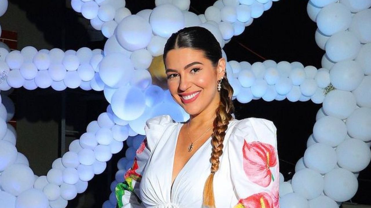 Ex-BBB Vivian Amorim faz chá revelação luxuoso para descobrir o sexo do bebê: “Exalando amor e felicidade”