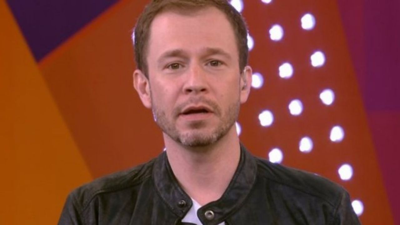 Internautas se dividem entre surpresa e decepção após saída de Tiago Leifert da Globo: “O que vai ser do BBB?”