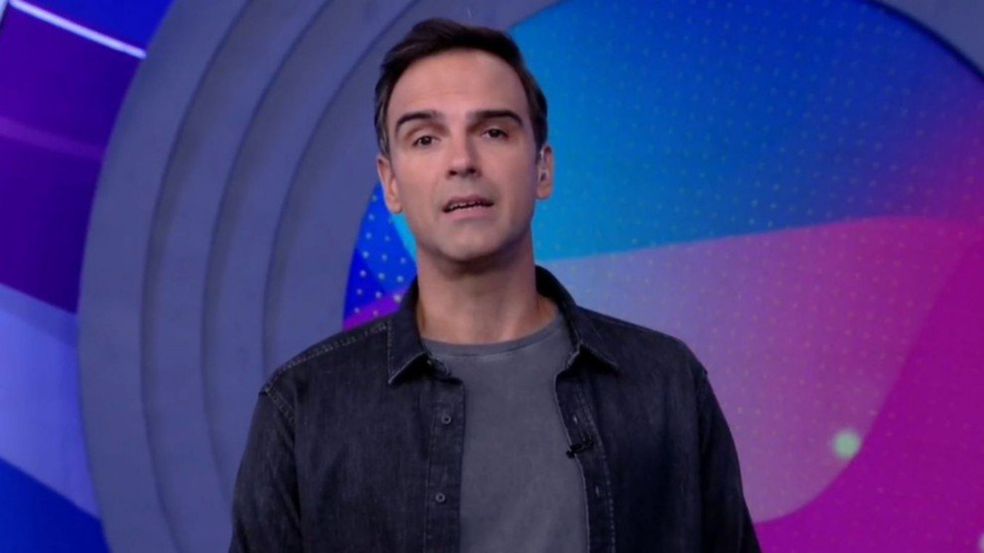 BBB22: Web reprova comportamento de Tadeu Schmidt: “Errou feio”