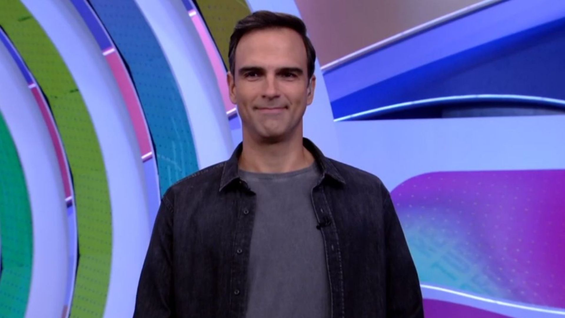 BBB22: Em discurso de eliminação, Tadeu Schmidt joga indireta para brothers